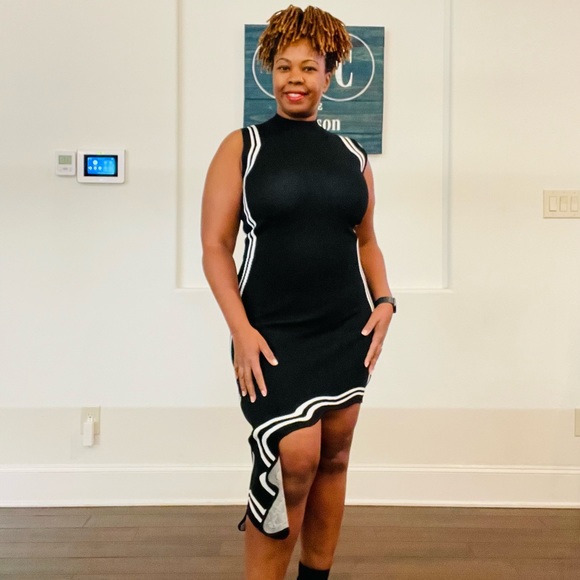 Meet your Posher, Carolyn - Picture 2 of 2